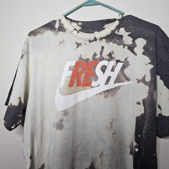 Nike Acid Washed Fresh Graphic Tee Size Medium - Picture 3 of 5